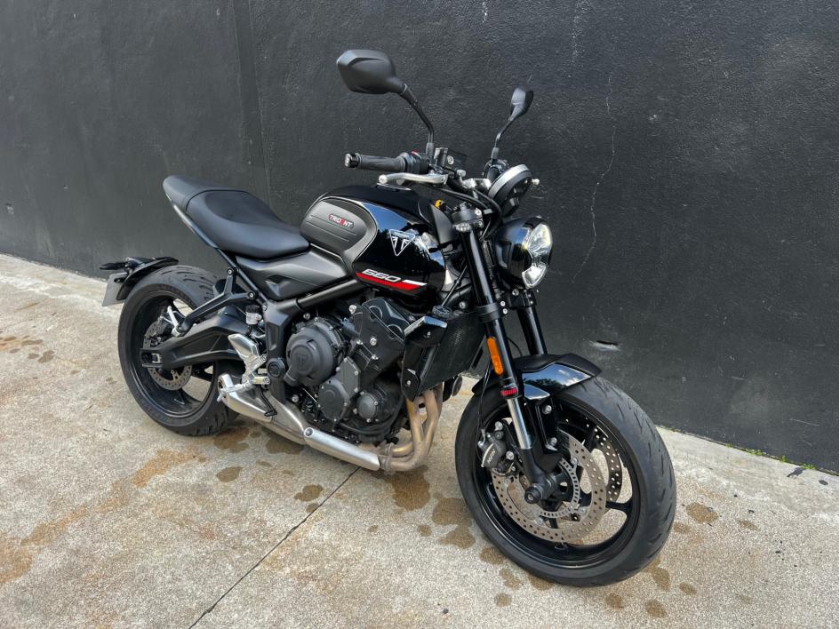 TRIUMPH TRIDENT 660 - A2