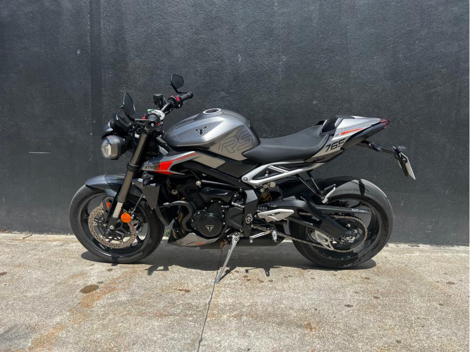 TRIUMPH STREET TRIPLE 765 RS