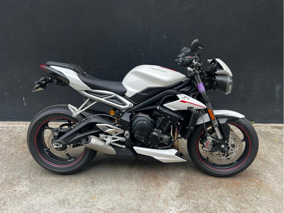 TRIUMPH STREET TRIPLE 765 RS