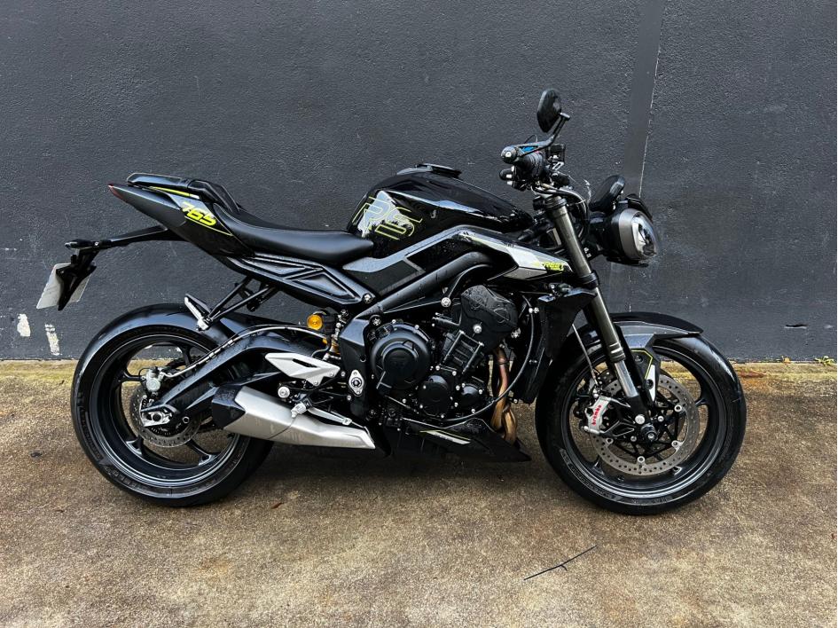 TRIUMPH STREET TRIPLE 765 RS