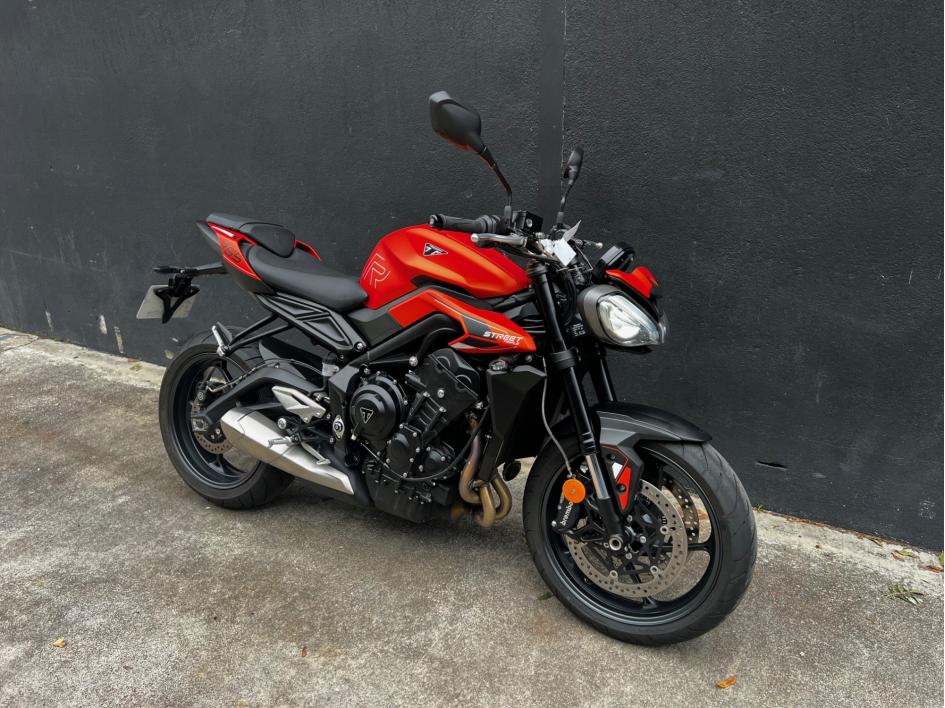 TRIUMPH STREET TRIPLE 765 R - ELIGIBLE A2