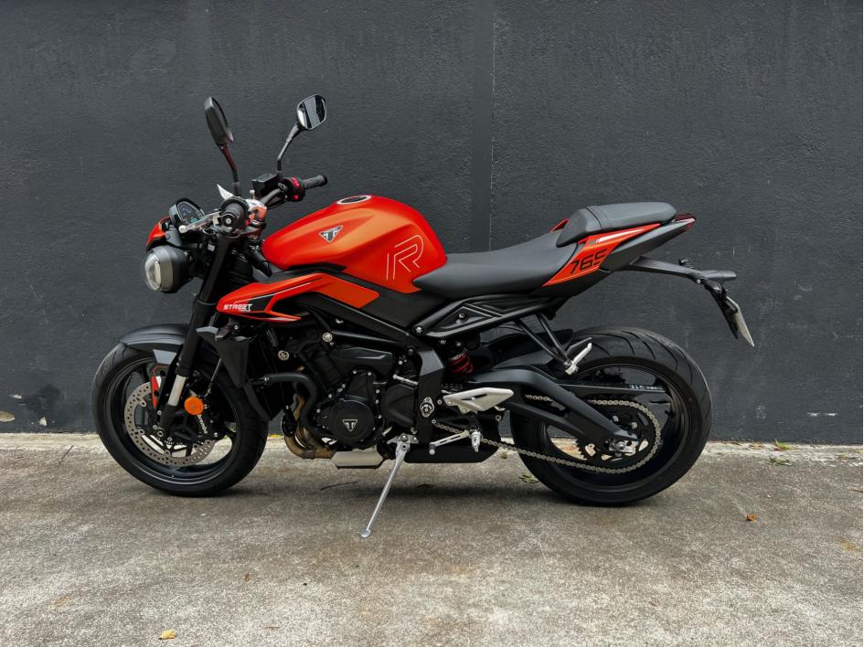 TRIUMPH STREET TRIPLE 765 R - ELIGIBLE A2