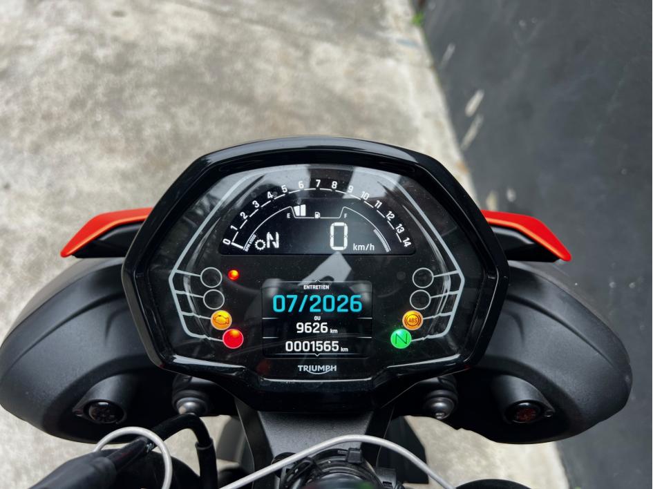 TRIUMPH STREET TRIPLE 765 R - ELIGIBLE A2