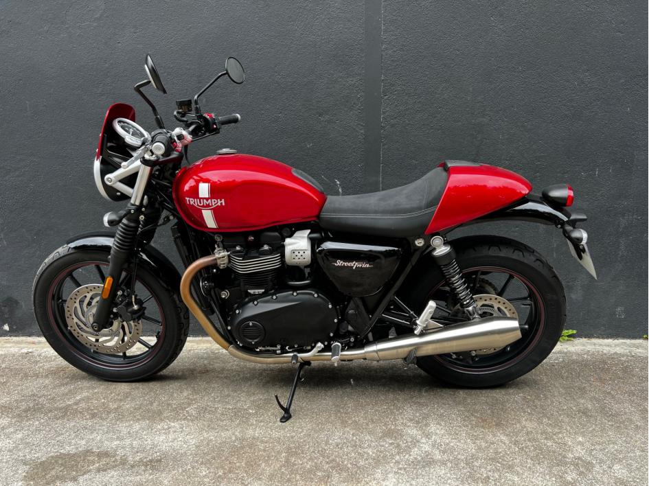 TRIUMPH STREET TWIN  900 - eligible a2