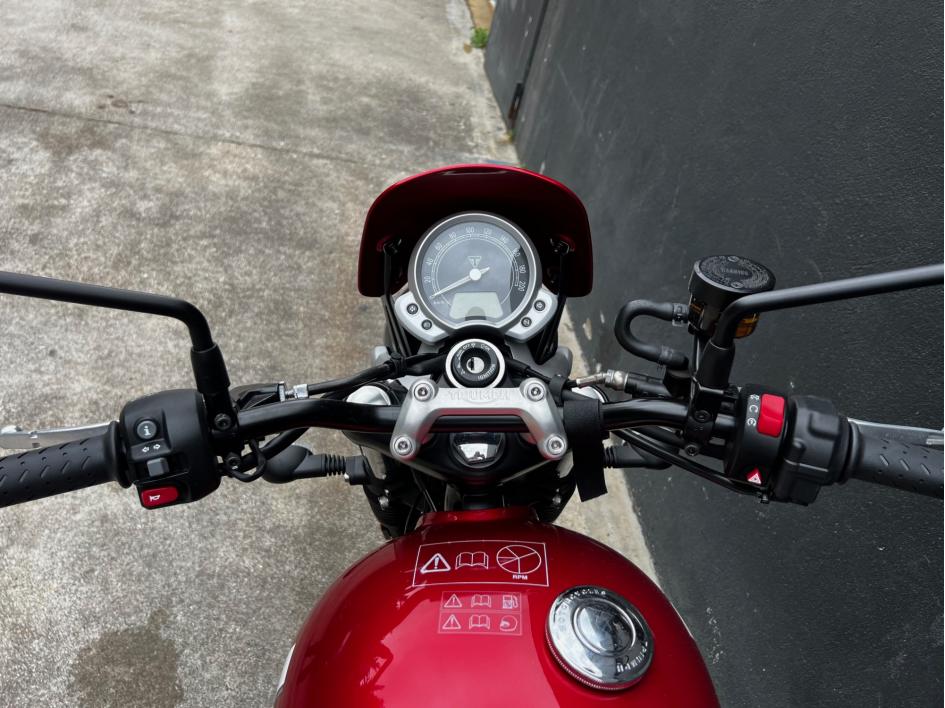 TRIUMPH STREET TWIN  900 - eligible a2
